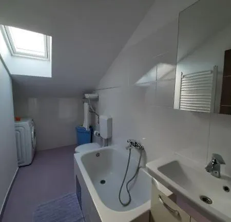 Apartman Abela 2+2 *