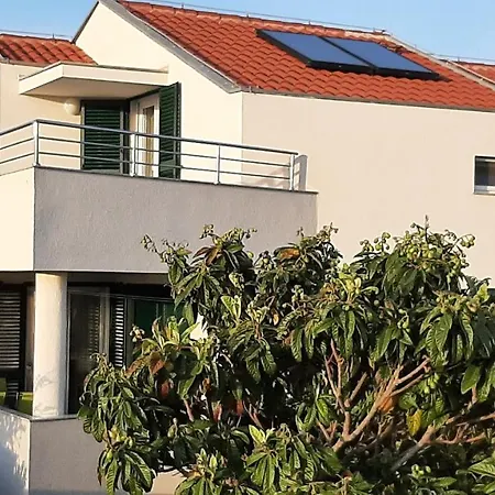 Apartman Abela 2+2 *